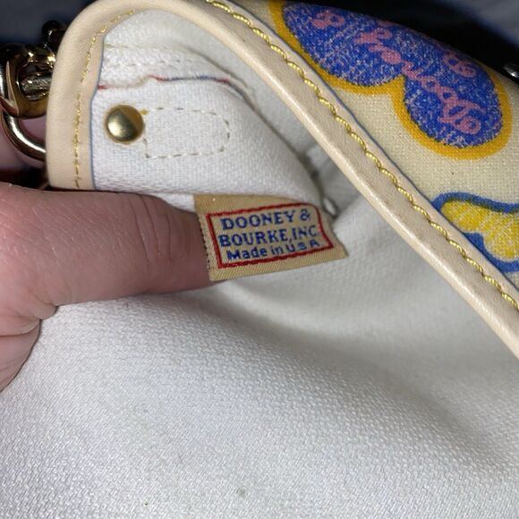 Vintage Hearts Dooney And Bourke Wristlet Wallet Pouch - Picture 6 of 12